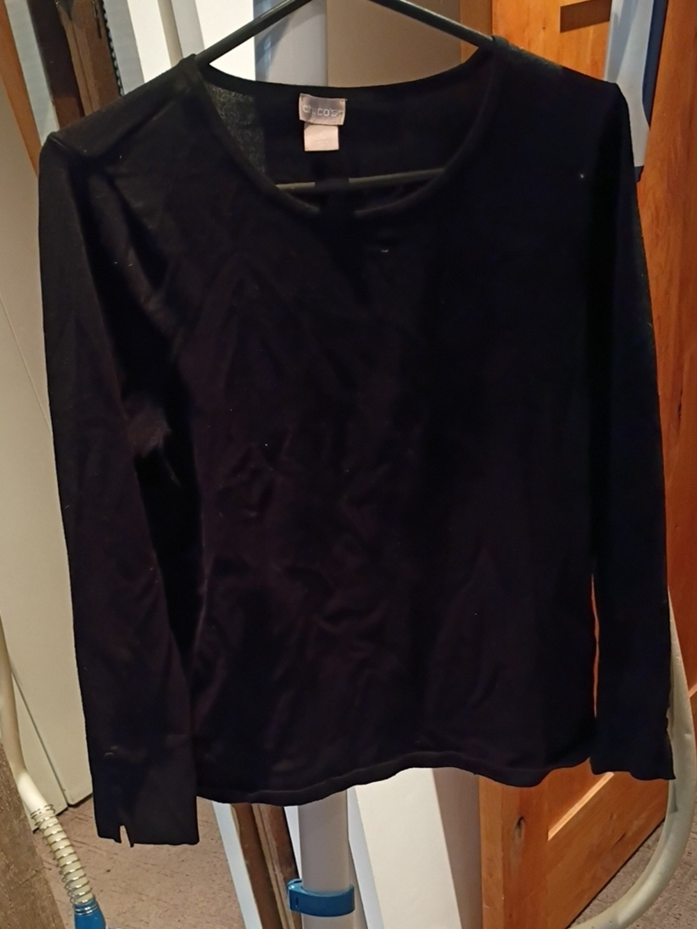 Chico's Black Long-Sleeve Crewneck Tee